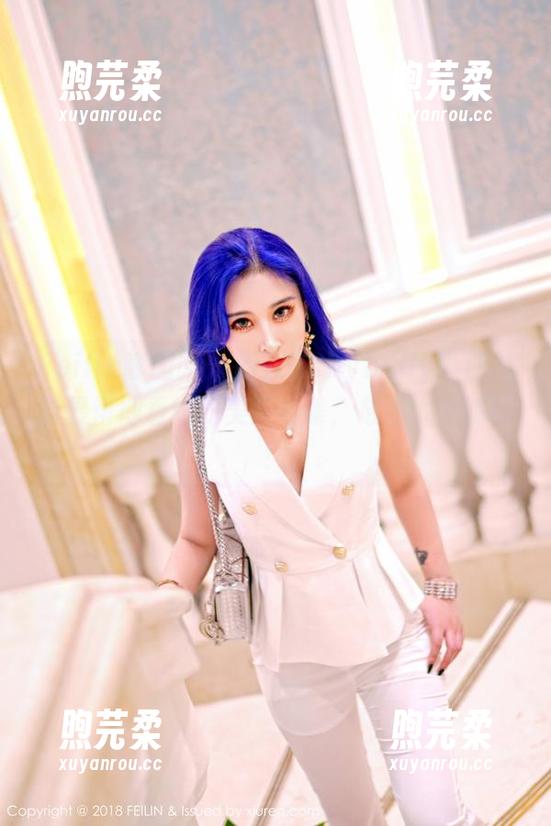 Feilin嗲囡囡-欣欣Rubybaby Feilin嗲囡囡 - 欣欣Rubybaby带你无所畏惧地看她的美脚合集,放张大眼睛吧!