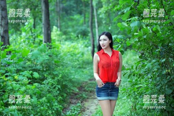 TuiGirl推女郎-林萌萌 TuiGirl推女郎 - 林萌萌的白裙大冒险:一裙多态,你看到了吗?