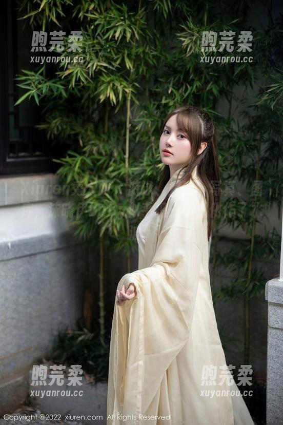 Xiuren秀人网 - 游泳、嬉戏、写真、图库，沫晓伊baby似乎把一切都化作了水波。