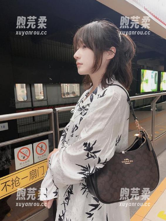 Zyra秋 这件睡衣我想放进网盘,你还敢不敢看Zyra秋?