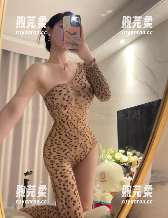 不爱笑的赛琳 微密圈 - 不爱笑的赛琳的黑丝连体,居然还有隐藏资源!这也太意外了吧