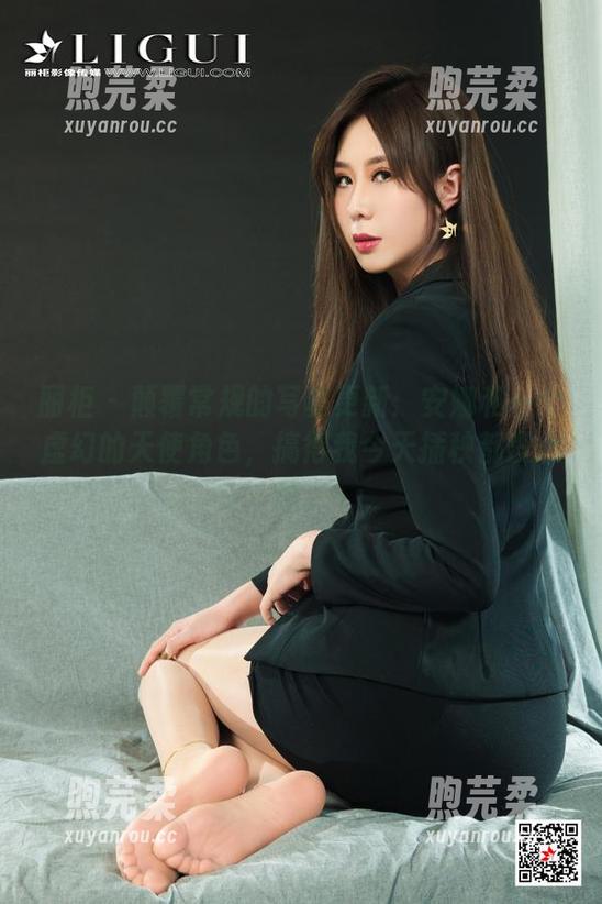 丽柜 - 颠覆常规的写真更新：安娜和一个虚幻的天使角色，搞得我今天插秧都没心思。