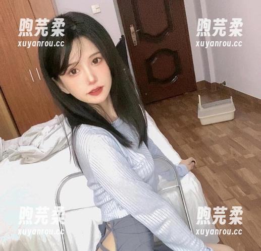 倦倦喵在线：JK书包里藏着的美图，居然有这样的剧情！
