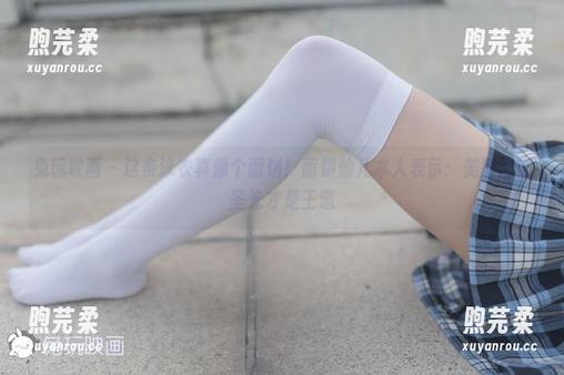 兔玩映画 - 这条泳衣真像个面饼！面饼仙儿本人表示：美图加无圣光才是王道