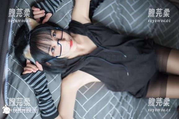 兔玩映画搞事情：黑丝百褶裙作品，难道这就是我的‘腿’缘？