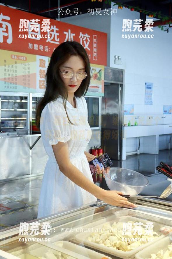 初夏女神-柒柒 初夏女神 - 黑白天鹅资源,柒柒不光是个花瓶,但花瓶也得好看