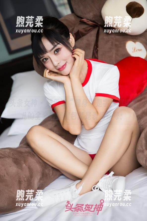 头条女神-瑞宝儿 头条女神 - 如果说“健身”是字,那瑞宝儿的全套瑜伽图包就是表情符号: