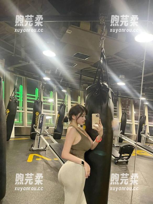 奶宝妹纸 微密圈 - 心动的是奶宝妹纸的长腿,写真集我的腿儿都开始发光!