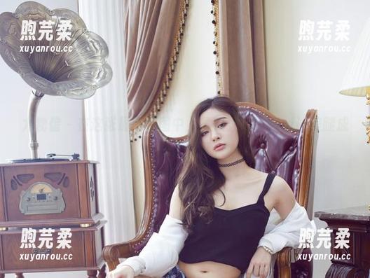 尤物馆 - 在这张最新原图中，孟狐狸FoxYini让美腿成为了信仰