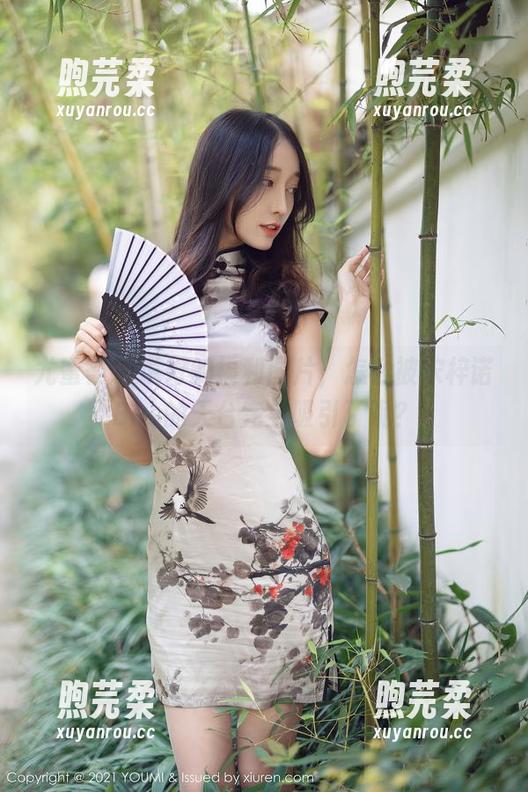 尤蜜荟-宋梓诺Bee 尤蜜荟 - 说好的福利图片,怎么被宋梓诺Bee的天台完全吸引了呢?
