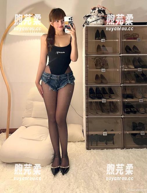 张思允nice 微密圈 - 集合了张思允nice的制服黑丝,直逼潮流的视线,期待下个系列!
