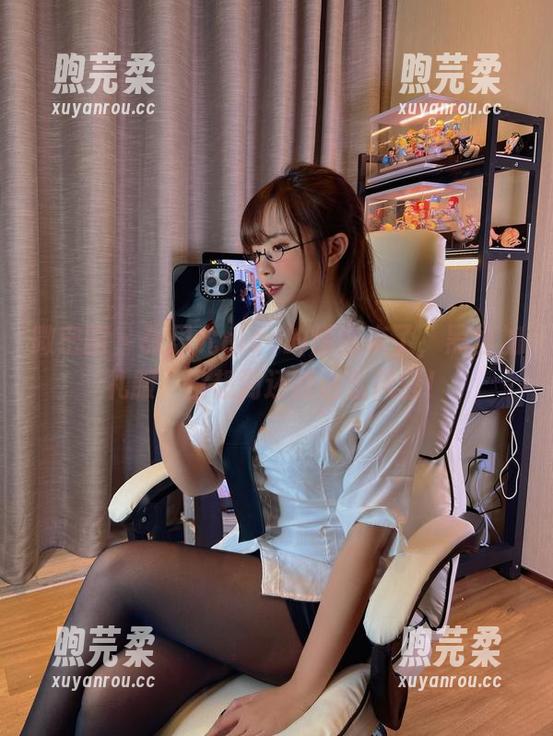 张思允nice 微密圈 - 张思允nice的原图来了,黑丝加礼服,没想到还能这么风骚!