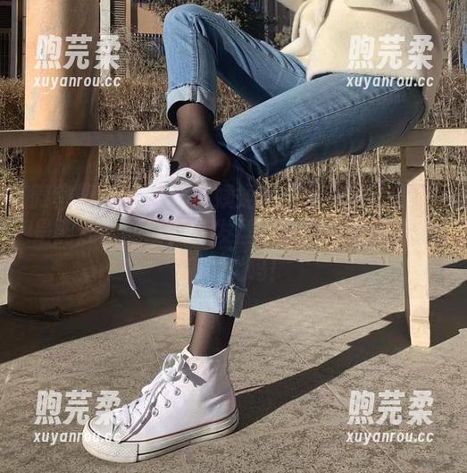 无敌哒小姨妈 微密圈 - 无敌哒小姨妈双马尾写真:是不是能连上网线,那发丝可布局得像那谁的编程代码!