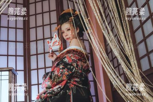 无颜小天使wy的泳衣写真，私房时光里一抹灵动的影子，你懂的。