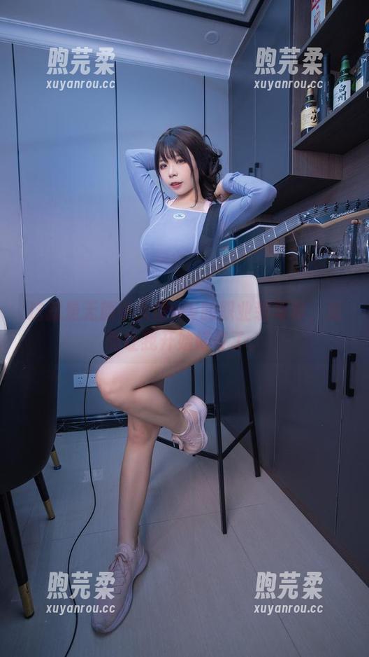 这就是无颜小天使wy的职业装写真，反而让我开始好奇了。