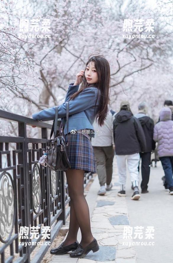 桃墨公子 当桃墨公子遇上JK写真,图包似乎打开了新天地!