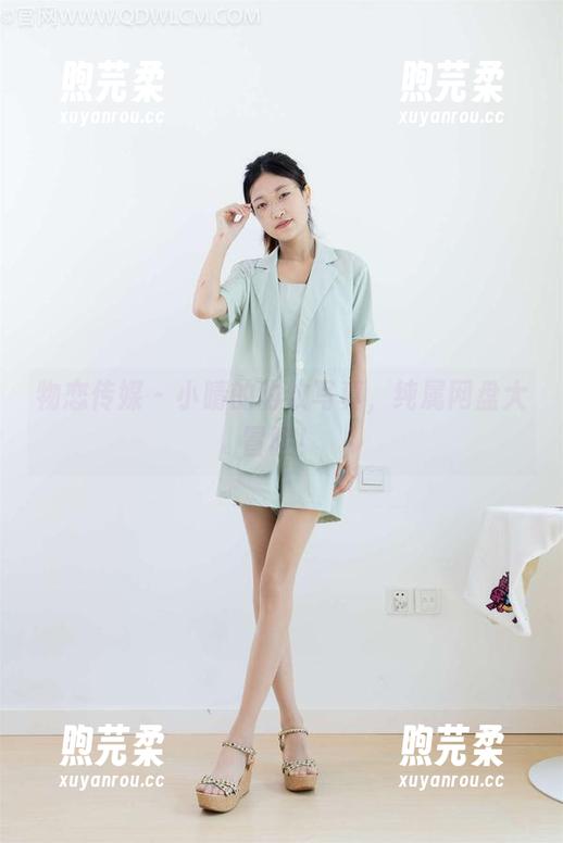 物恋传媒-小晴 物恋传媒 - 小晴的豹纹写真,纯属网盘大冒险!