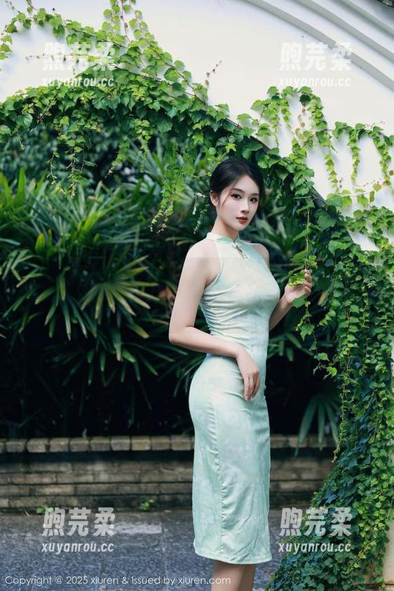 秀人网-tina甜仔 秀人网 - 职业装不只是严肃,tina甜仔带你看美图里的轻松一面!