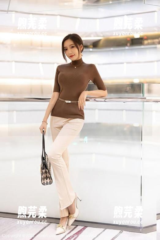 秀人网-伍晓丽Shirley 秀人网 - 免费!伍晓丽Shirley美腿图包来啦,收藏的理由你们别问