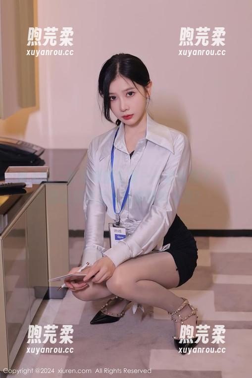 秀人网-俞漫 秀人网 - 俞漫制服全集——真是服了,这貌美如花怎么能穿得这么撩?