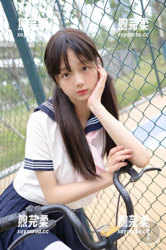 稚乖画册 - 赤西夜夜的吉他少女套图分享，看看她怎么把音符和姿态结合得如此巧妙？