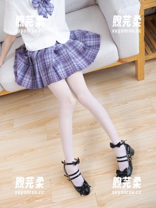 紧急企划-小枫 紧急企划 - 小枫的“美脚”原图分享,带你体验风的味道和轻飘飘的脚步!