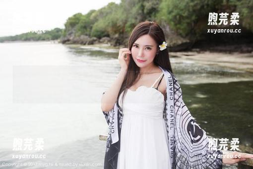 美媛馆-胡润曦 美媛馆 - 牛仔裤的重塑之旅,胡润曦的写真照片显露出一种说不清的疏离