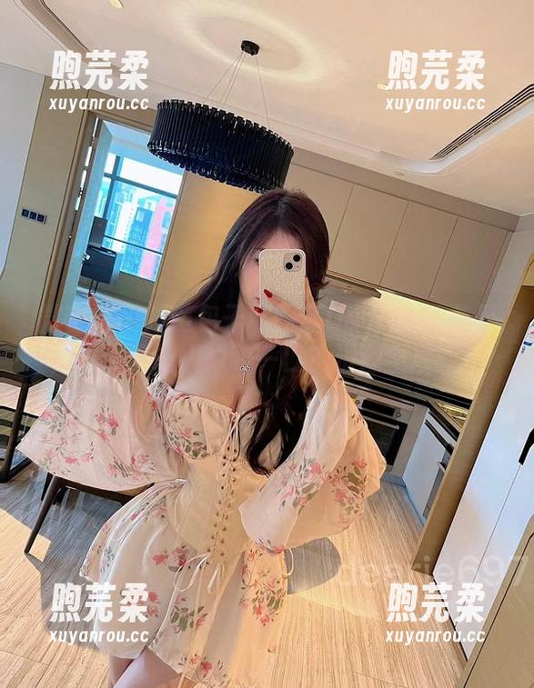 脸红Dearie 微密圈 - 越南包子和脸红Dearie的美足,哪个更让人想咬一口?资源全攻略!