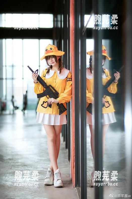 芊芊酱w 传说中的领域,芊芊酱w在图包中展现礼服的无限可能!