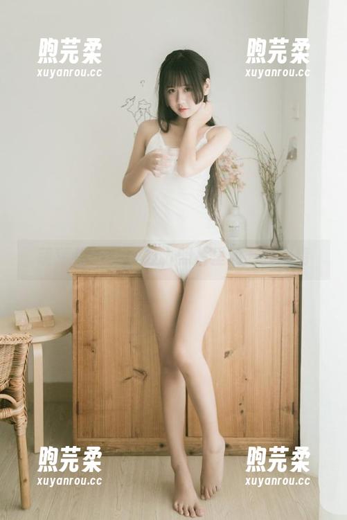 萌芽儿o0 萌芽儿o0的美足,照片里的万种风情