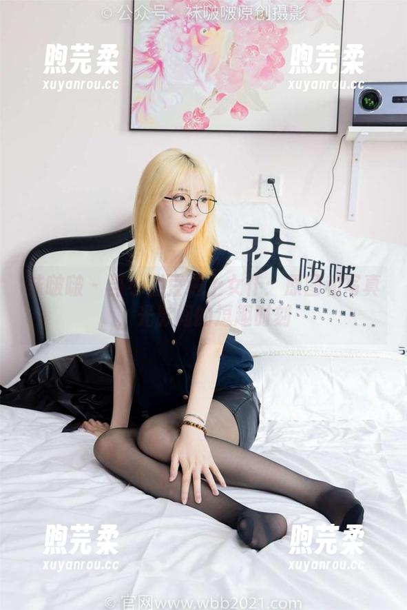 袜啵啵-小甜豆 袜啵啵 - 当小甜豆遇上女仆:原图和写真,光影间的逗趣时刻