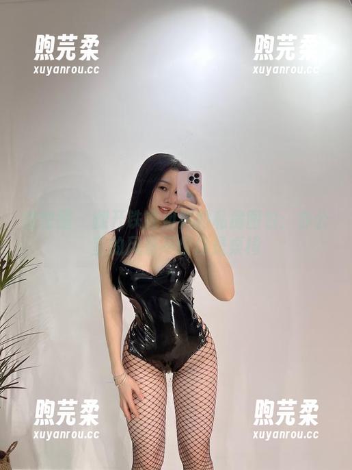 铁锤姐姐 微密圈 - 翻开铁锤姐姐的私房图包:办公室的风景不仅仅是桌椅